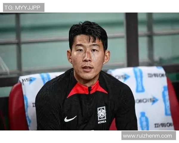 穆尔回忆入队时唱SomeoneLikeYou孙兴慜调侃我的发型真糟糕